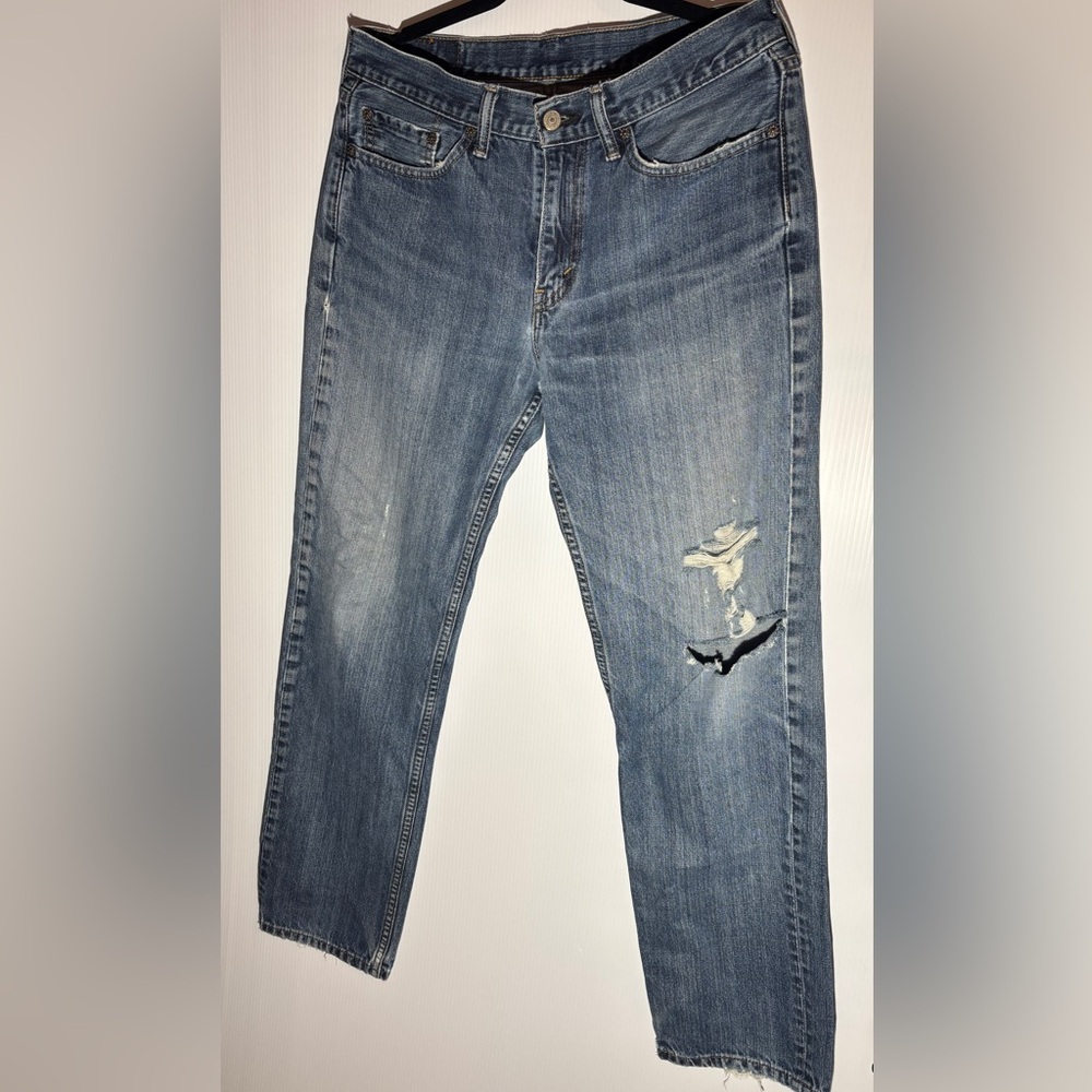 Men's Blue Distressed Levi’s Jeans size 32x32